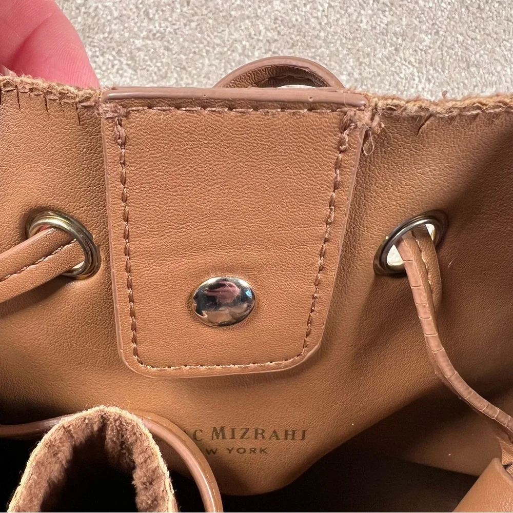 Isaac Mizrahi Brown Bucket Bag Cinch Top Camel Color Ribbed
